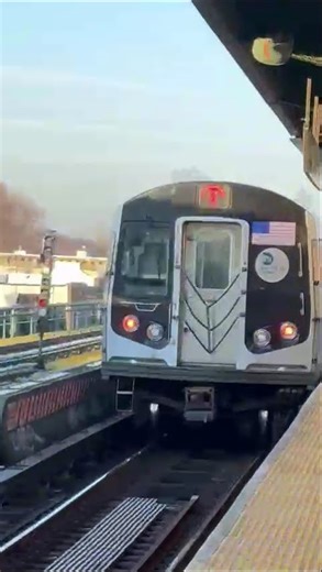 R160 (Z) Skip-Stop Train bypassing 111th Street
