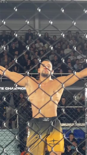 A.E.C | MMA LEAGUE on Instagram: "ENCORE UN FINISH AU PREMIER ROUND 🤩"