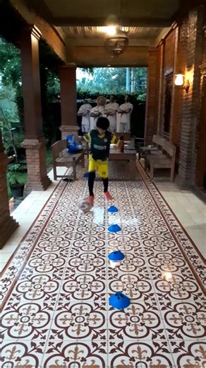 1.1K views · 21 reactions | Soccer skills drills #training #skills #reel #soccer | Seto Bowo | Facebook