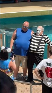 Copy + Paste in real life 💀 Tom mime Seaworld #seaworldmime #funny #tomthemime #shorts