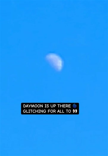 So is it a ship pretending to be the moon, or an 👾 pretending to be a ship pretending to be the 🌜? Or is it a portal that doubles as a shapeshifting 👾 pretending to be a planet? Hey, is it a 🪐🌏? 🤷🏻‍♀️ #DaytimeMoon #Portal #glitchinthematrix #Unexplained #FYP