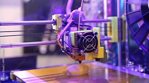 3D printer printing close up process