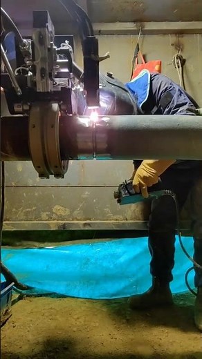 Robotic argon arc welding a pipe 🤖