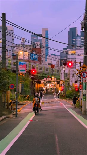 Trekhops on Instagram: "🇯🇵 Japan looks expensive — but it doesn’t have to be! Smart travelers save big with these simple hacks 👇 🚄 Hack 1: JR Pass (Transport Made Easy) Buy your JR Pass before arriving in Japan and enjoy unlimited travel on Shinkansen (bullet trains), JR local trains, and even airport transfers. ✔️ No ticket queues ✔️ Massive savings on long-distance travel ✔️ Perfect for multi-city trips like Tokyo–Kyoto–Osaka 🍱 Hack 2: Convenience Store Food (Budget + Quality) Skip expens