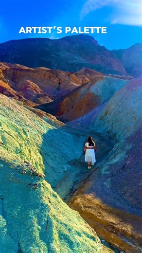 Helly Borsaniya on Instagram: "Death Valley National Park | A First-Timer’s Guide 🏜️ If you’re planning a trip to Death Valley, here’s a perfect route that covers the park’s most iconic spots—from sunrise to sunset: 📍 Mesquite Flat Sand Dunes Best visited early morning or near sunset. Soft light, cooler temps, and endless dune patterns make this a must-stop. 📍 Zabriskie Point (Sunrise) One of the most iconic viewpoints in the park. Sunrise lights up the badlands in golden and pastel tones—abs