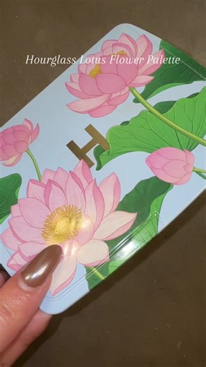 Makeup Look with One Palette: Hourglass Tutorial