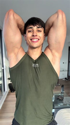 Descubre a Leo Nastacio y sus videos impactantes