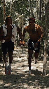 1 Jungle vs 2 Monkeys 🌴🙊 #running #explore | Ebby