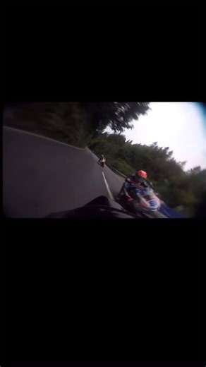 777 Motos on Instagram: "Manx Grand Prix Isle of Man 2025 📹andyfarrelracing A Manx Grand Prix é uma corrida anual realizada na Ilha de Man, acontece no circuito de Mountain Course, um percurso de 37,73 milhas feito de estradas públicas fechadas que passam por cidades e campos. #race #speed #moto #isleofman #manx"