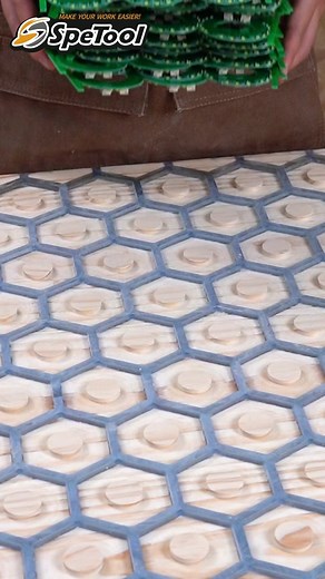 Here is how the LED modules work, super easy and the result turns out excellent. 💡💡 🔗 LED modules available: Link in bio #led #ledmodule #epoxyresin #ledtable #epoxyrivertable #smarttable #touchsensitive #flowinglight #epoxytable #woodtable #tablemaking #tablemaker #furnituremaker #furnituredesign #woodworkingproject #woodworking #spetool #technology