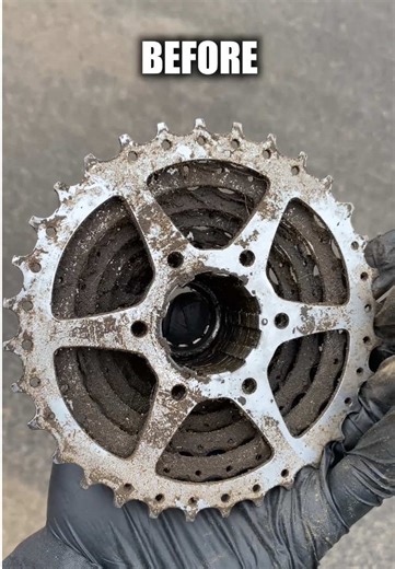 Dirty cassette before/after deep cleaning #restoration #bikebuild #bikeservice