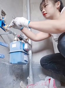 1M views · 13K reactions | Young girl with great tiling skills - ultimate tiling skills | El Cruce | Facebook