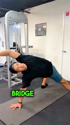 ALEJANDRO MATIAS | STRENGTH AND MOBILITY COACH on Instagram: "If you want strong, mobile hips, single leg work matters. The single leg hip hinge trains hip stability while loading the hamstrings and glutes through a long range of motion. Research shows unilateral hinge patterns improve hip control and reduce side to side imbalances by challenging the glute med and deep hip stabilizers. You are not just strengthening muscles. You are teaching your hips to control rotation and force. The single le