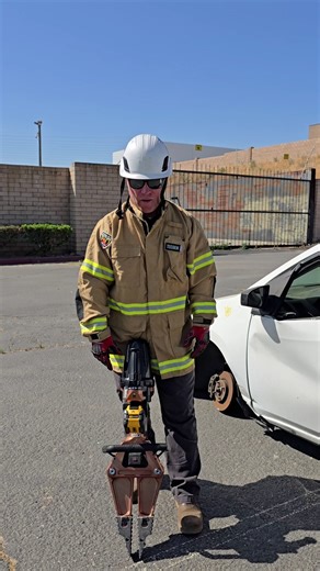 When seconds matter, control should be simple. AMKUS tools respond instantly: quick bumps on the valve give you fine movement; a full push delivers maximum force. No waiting, no gimmicks; just fast, predictable performance you control. #Firefighters #VehicleExtrication #ExtricationTraining #FireRescue #RescueTools #AMKUS #SavingLivesFaster #savinglives | AMKUS Rescue Systems