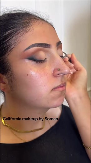 California Makeup Techniques by Soman
