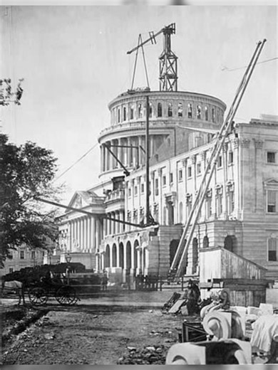 Building Unity During a Civil War This photograph shows the construction of the United States Capitol in 1861, at the start of the Civil War. It reflects a symbolic decision to continue building amid national division and conflict.