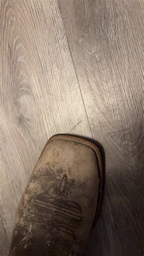 DIY Slippers Tutorial: Upcycling Your Worn-out Boots