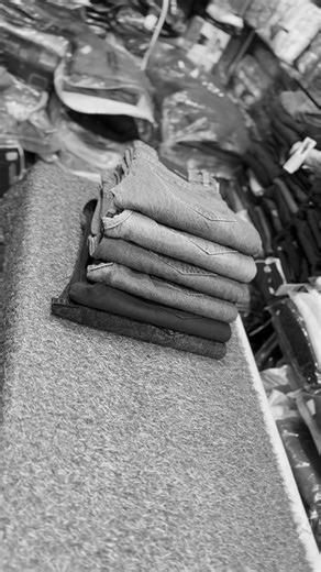 __𝐉𝐒𝐑_𝐌𝐄𝐍𝐒_𝐖𝐄𝐀𝐑__👕 on Instagram: "Baggy jeans 👖 . . . . . . . . . . #viral #reels #like #collection #follow #trendingnow #explorepage✨"