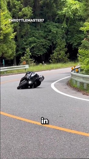 Why the crossplane Sounds Like a BEAST? flat-plan vs crossplane engine(Explained)🔥 #yamaha #r1