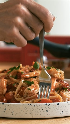 3.4K views · 27 reactions | @silviacollocaofficial creates her exquisite linguine with roasted tomatoes, prawns, chilli, and lemon pangrattato, and beautifully presents it on our Livvi Terrazzo Round Serving Tray. Be sure to tune in to @silviasitalianmasterclass on @channel10au every Saturday at 12.30pm AEDT to see more delicious creations. https://maxwellandwilliams.com.au/products?tag=Livvi #Maxwell&Williams #SylviasItalianMasterclass #ChefRecipes | Maxwell & Williams | Facebook