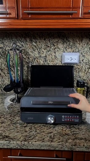 Lets get the grill going #griddlecooking #tiktokmademebuyit #ticktockshop #ninjakitchen #grill