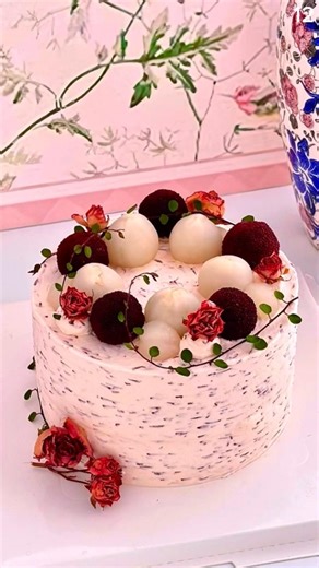 Matcha cake layered with delicious buttercream and fruit #shorts #cake