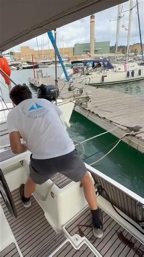 Single Handed Docking!