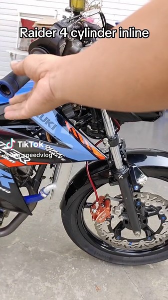 Raider 4 Cylinder Motorcycle Sound