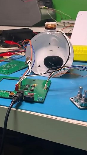 😮 Controlling ferrofluid through music 📷 Dakd Jung #ferrofluid #audiovisualizer #music #experiment #sound #liquid #circuit