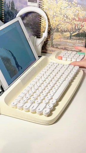 YUNZII B303 Wireless Numpad: Activating Your Retro Keyboard