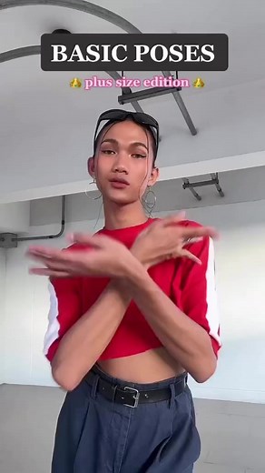 1.6K views · 50 reactions | Plus size pose tutorial #123 Follow for modeling tips, poses and tutorials Facebook and Instagram @the_spraytan_guru VIDEO NOT MY OWN – ALL CREDIT TO THE CREATOR AND MODELS #models #modelposes #modeltutorial #posetutorial #the_spraytan_guru #thespraytanguru #influencers #contentcreators #teenagers #teenagerlife | The Spraytan Guru | Facebook