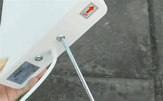 【手机信号增强器推荐】买了讯加手机信号放大器高功率加强版，放地下室后，4G、5G信号明显变强，上网通话都超顺畅，太实用了！三网合一放大器