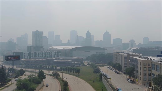As Canada wildfire smoke spreads, Midwest air quality plummets. When will skies clear?