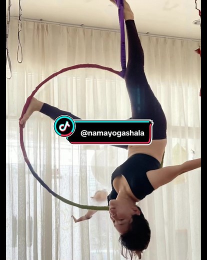 AERIAL HOOP BEGINNER OPEN CLASS Yakin nih mau weekend, gak mau Daftar Aerial Hoop Trial & Aerial Hoop Term Class for Beginner❓❓❓ Dengan beragamnya kelas, wajar jika kita tidak tahu harus mulai dari mana. Jika Anda ingin melihat kelas mana yang paling cocok untuk Anda. Mulailah perjalanan Aerial Hoop Anda. Pilih waktu dan kelas Anda untuk pemula di Nama Aerial & Yoga Studio 📍 @namayogashala https://maps.app.goo.gl/cDN7DvduVdbviPZ88?g_st=iwb Classes you can choose to start and learn Aerials Journ