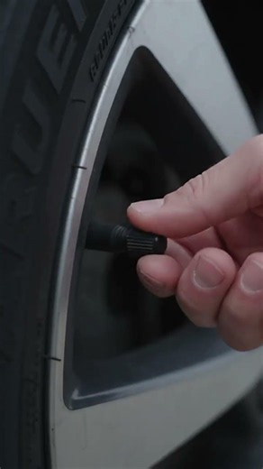 Check your tire pressure #tire #tirepressure #automotiveskill