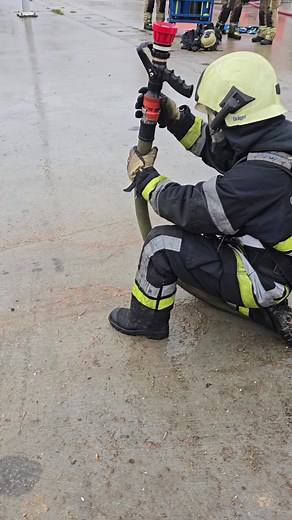 we are part of a big family Firefighter brotherhood still alive Croatia Belgium USA. side note first time Belgium Firefigher try that technique to move a hose #cfbt #firerescuegroup #squad #firefigthers #nevergiveup #firefigtherbrotherhood @Bomberos de Chile @BomberosMadrid @GTD @RHINOEVAC Fire / Tactical @VatrogasciPrijedor123