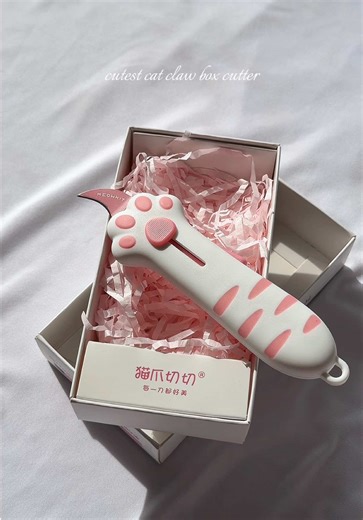 the cutest little box cutter !! it’s a cat claw 🐈 #cat #catsoftiktok #cute #pink #girly