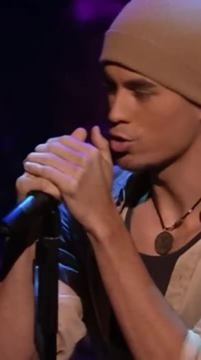Enrique Iglesias Live Performance of “Escape” 2002