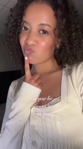 realest 🦄 #addisonrae #angel #curls #girlblogger #fyp