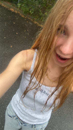 Nevia | Handstand around the 🌎 on Instagram: "🙃 #shy #relatable #trend #person #teen"