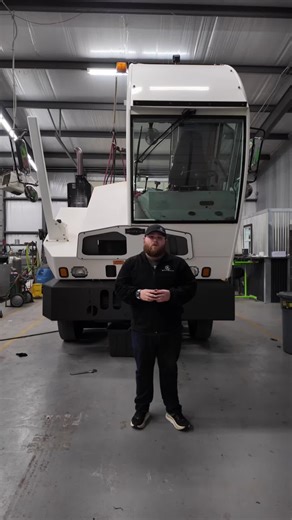 Looking to add a yard mule to your operation? If it’s something you’ve been considering, give us a call. We’ll help you find the right one for your needs. #roystrucks #truckmoney #yardmule #trucker #driveyourfuture