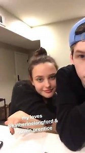 Devin Druid com a Katherine Langford e Justin Prentice via Instagram Stories. 💙 | 13 Reasons Why Brasil