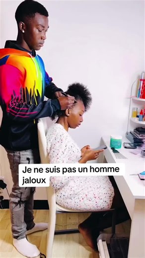 On peut faire ça ? #couplecalishlilbigi #calish #salon #hair #why #humour #comedia #couples @SHEIN France