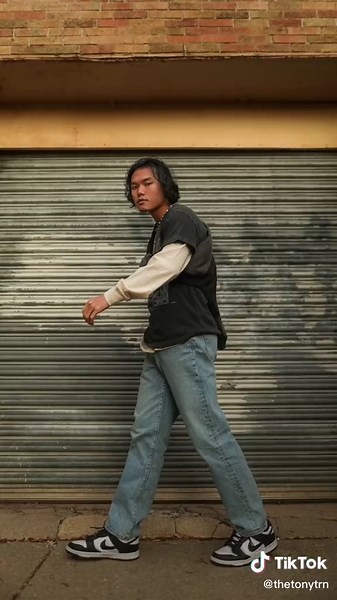 Abercrombie Model Photography - Simple Poses Showcase