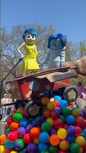 Inside Out Float with Joy, Sadness, & Bing-Bong - Better Together: A Pixar Pals Celebration