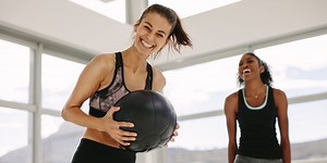 3 Steps to Nailing Your Medicine Ball Slam and Working Your Arms, Bum and Core