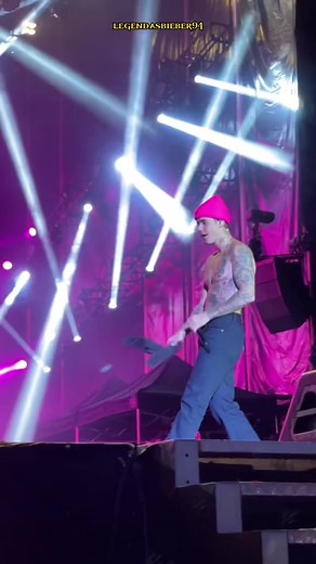 Sorry - Justin Bieber (Official Music Video)