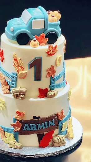 Fall Themed Custom Cakes How-To by Cake It Toronto