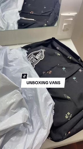 Unboxing da mochila da Vans: apaixonada por novas tendências