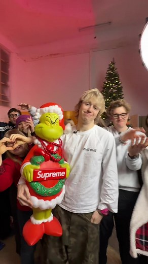 Dresscode Crew: Muzyka i Świąteczna Atmosfera